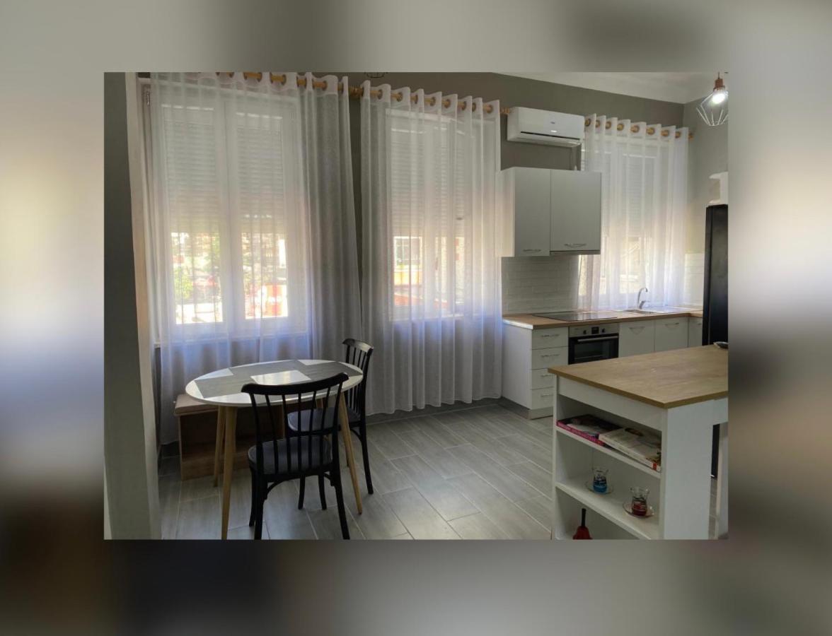 New New Bazaar Apartman Tirana Kültér fotó