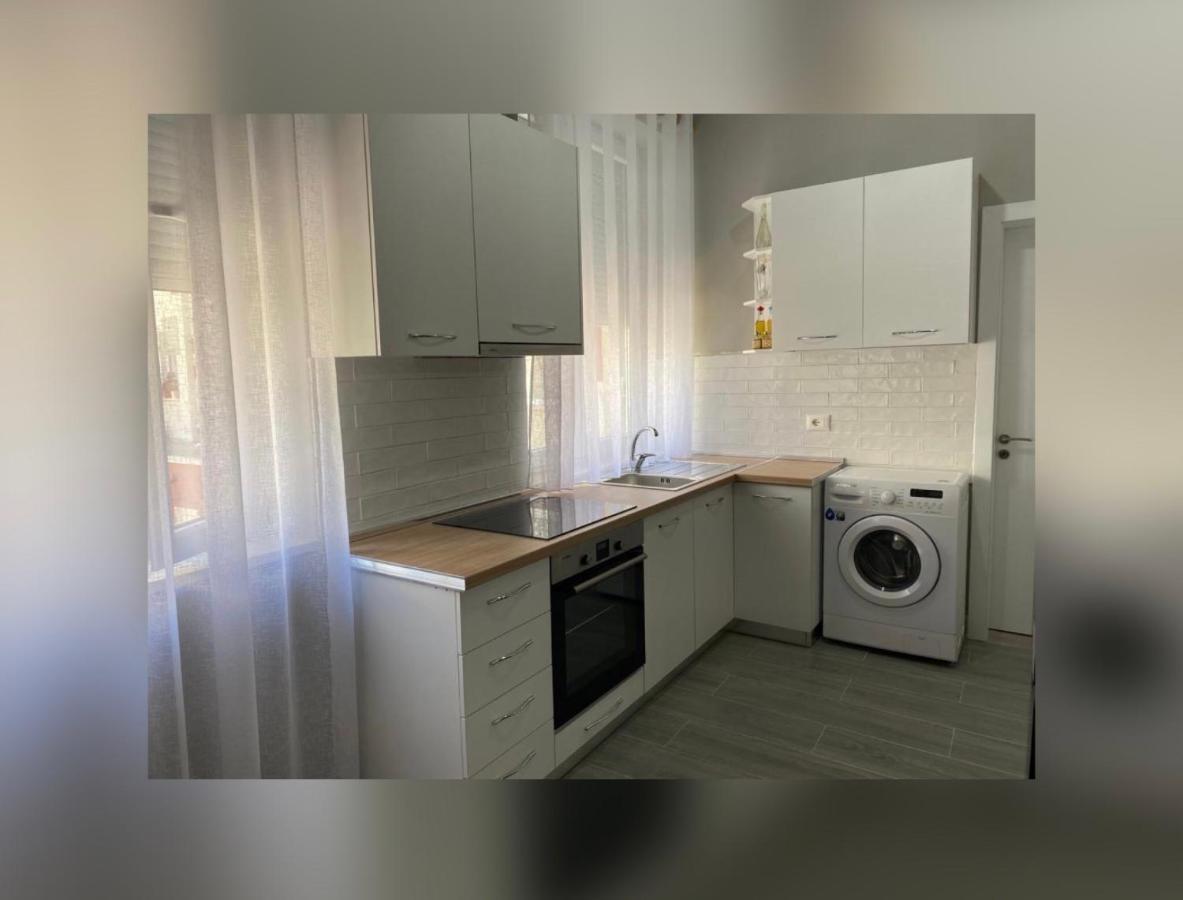 New New Bazaar Apartman Tirana Kültér fotó