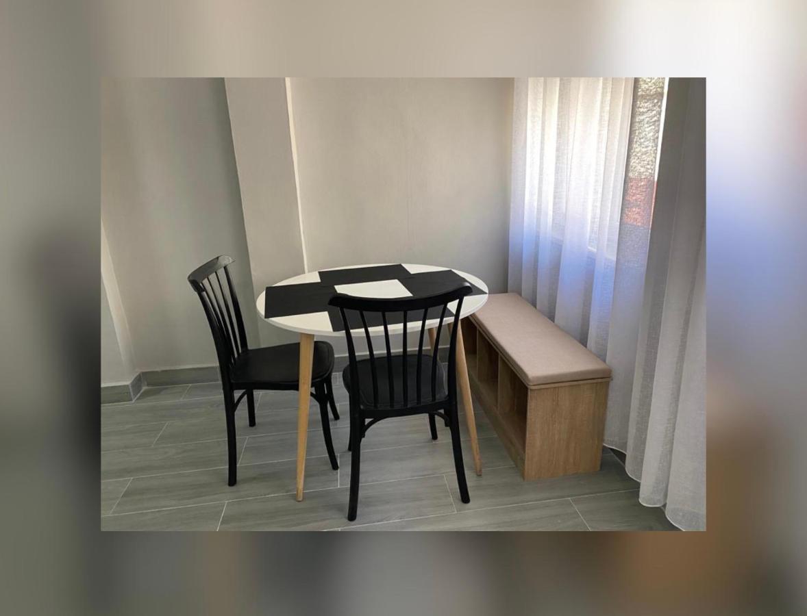 New New Bazaar Apartman Tirana Kültér fotó