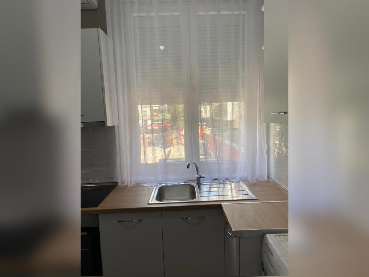 New New Bazaar Apartman Tirana Kültér fotó