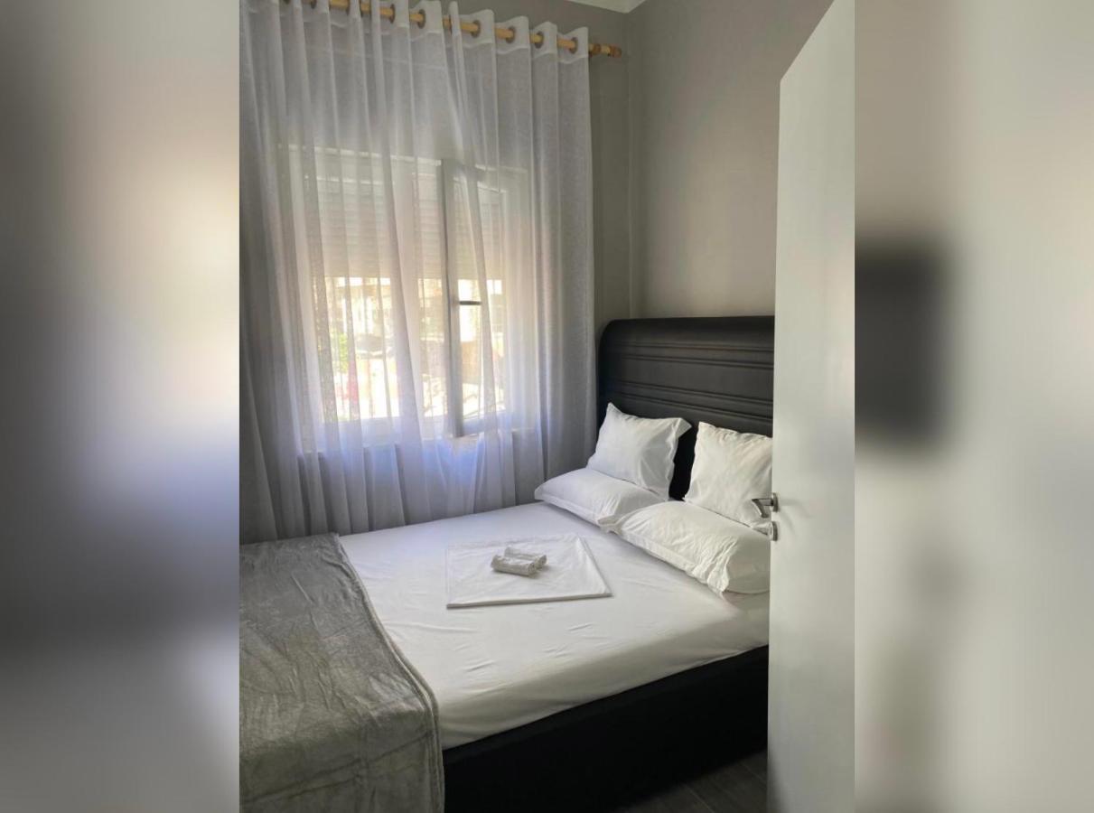 New New Bazaar Apartman Tirana Kültér fotó