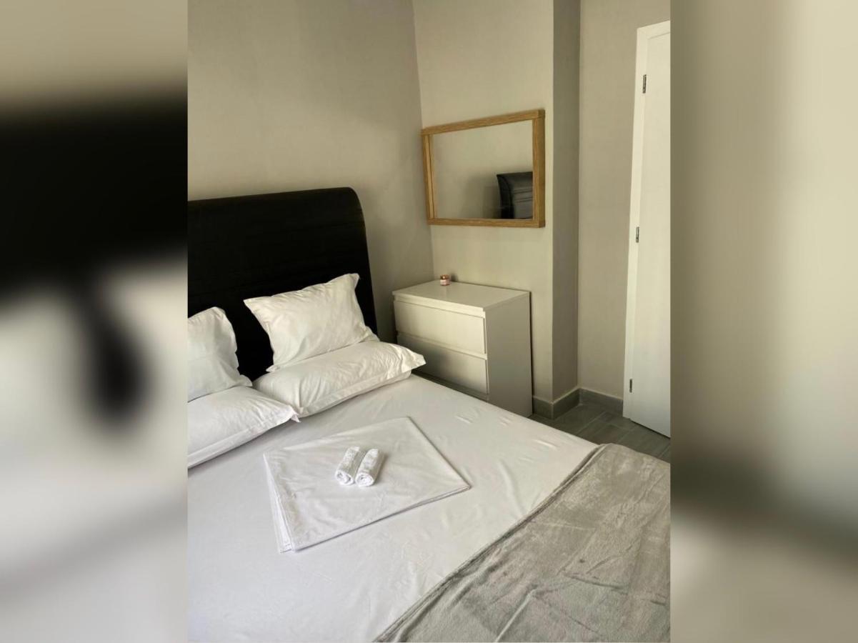 New New Bazaar Apartman Tirana Kültér fotó
